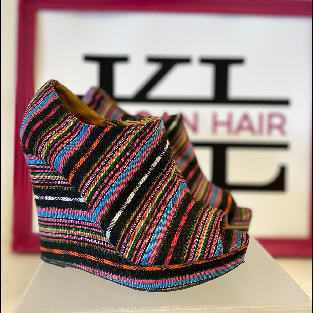 Qupid Colorful Wedges